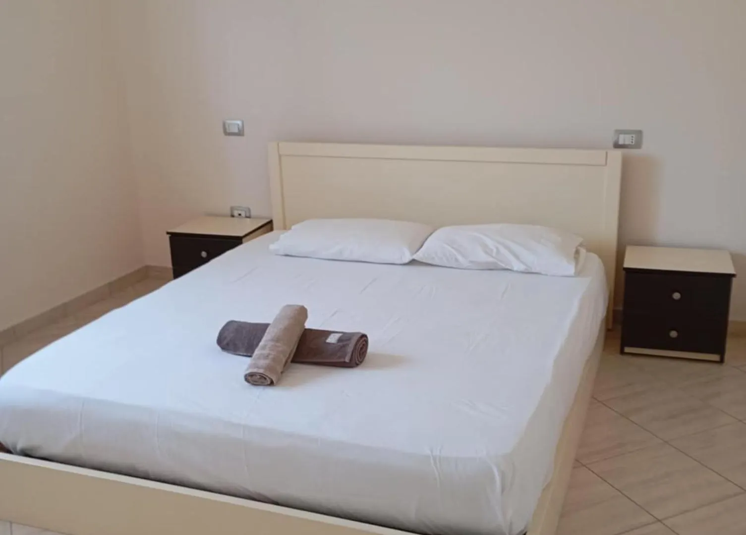 Victoria'S Apartments Orikum Albanie